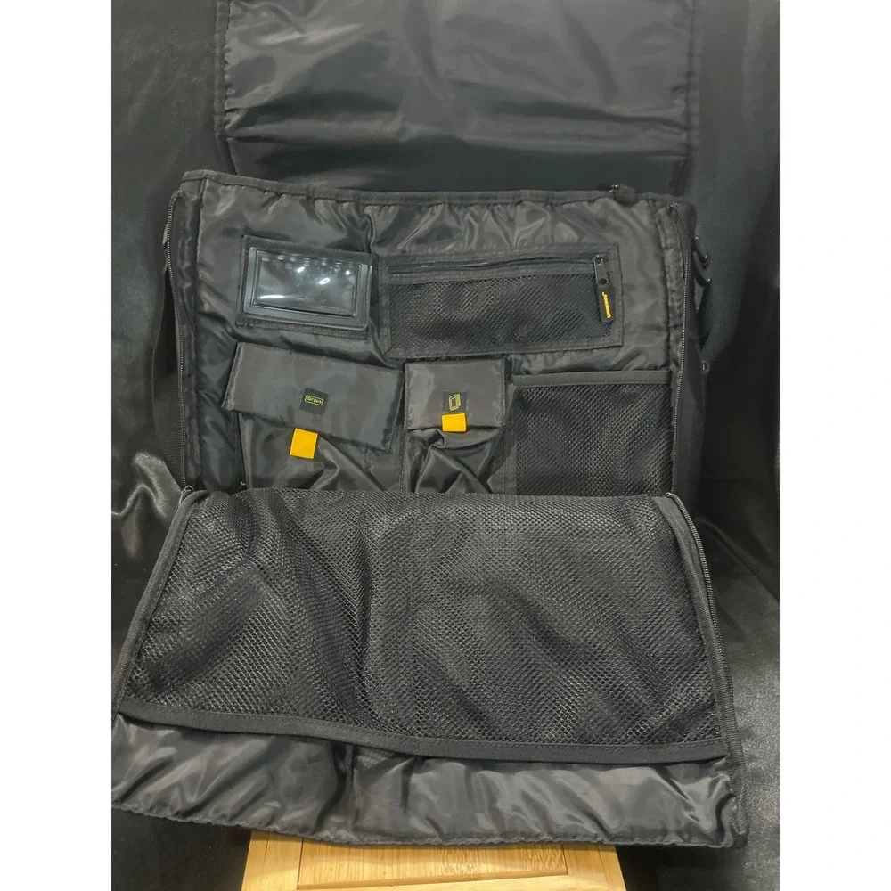 Targus Laptop Messenger Bag Black Gray Tech Briefcase Shoulder Strap Travel Case